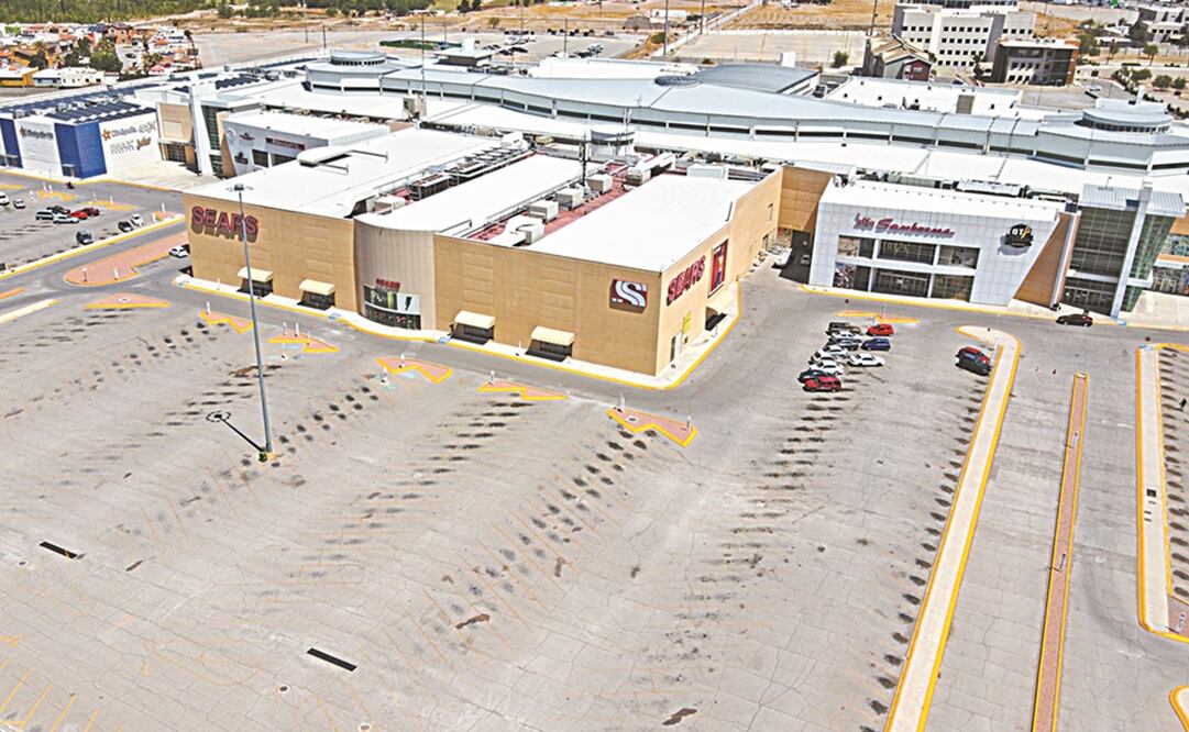 Los centros comerciales cerraron actividades no esenciales a partir de las 23:59 horas del 23 de abril y su apertura será a las 6:00 horas del lunes. Fotos: Christian Torres. EL UNIVERSAL