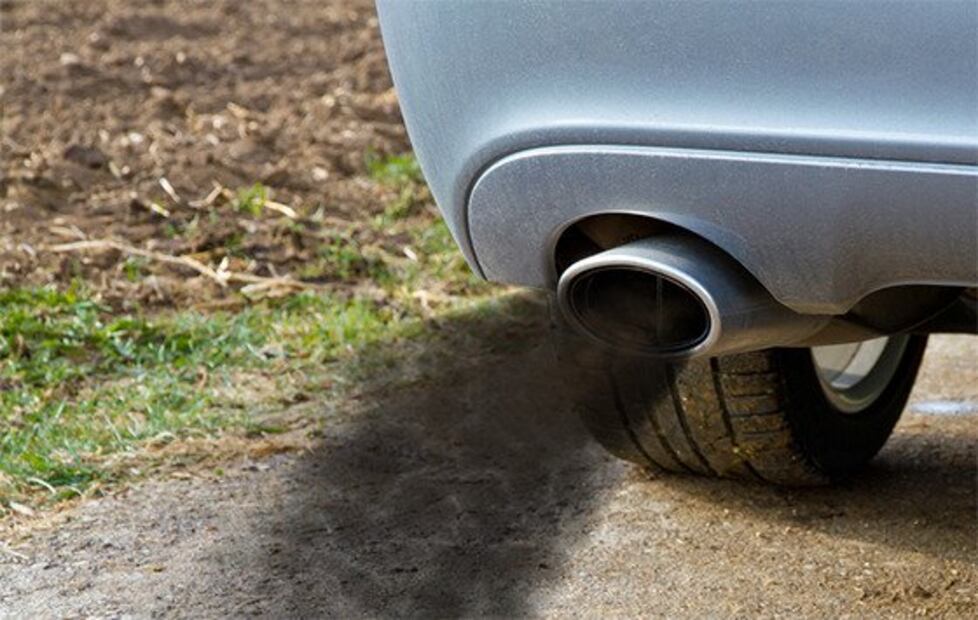 Diésel contamina menos que los autos eléctricos: estudio