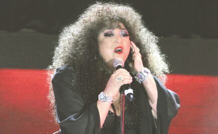 Amanda Miguel llena la noche de recuerdos