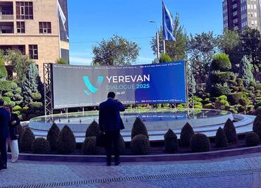 Armenia celebra segunda edición de Diálogo de Yerevan; proponen ruta de paz y mayor integración con Unión Europea