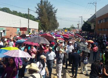 Maestros de la CNTE marchan en Oaxaca