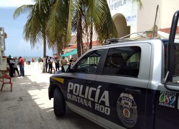 Asesinan a dos hombres en Playa Tortugas, Cancún; hay una turista herida