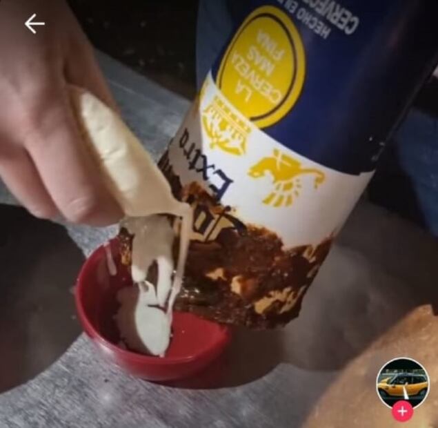 Crean michelada con mole y flautas de pollo