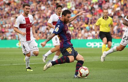 Barcelona aplasta al Huesca en el Camp Nou