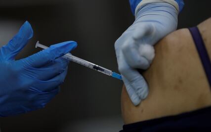 La eficacia de una cuarta dosis contra el Covid-19 aún es dudosa: EMA