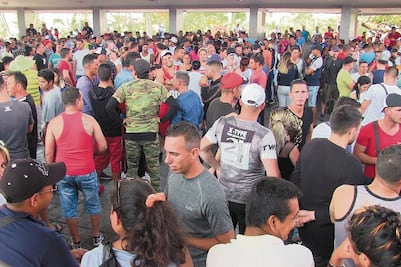 Anuncian salida de “caravana madre” de 20 mil migrantes