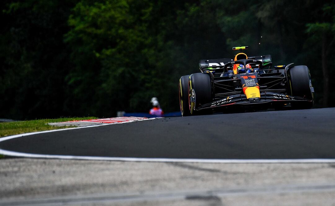 Checo Pérez tuvo un pésimo día en Hungría / Foto: AFP