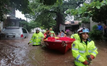 Inundaciones en Oaxaca: Evacuan a 2 mil personas de Juchitán tras desbordamiento del río Las Nutrias