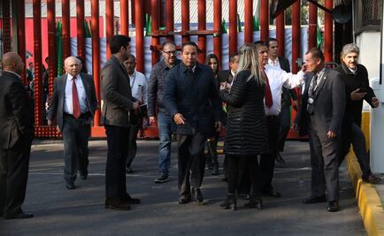 Logran salir algunos diputados del PRI y PRD; llegan colchonetas para campesinos 