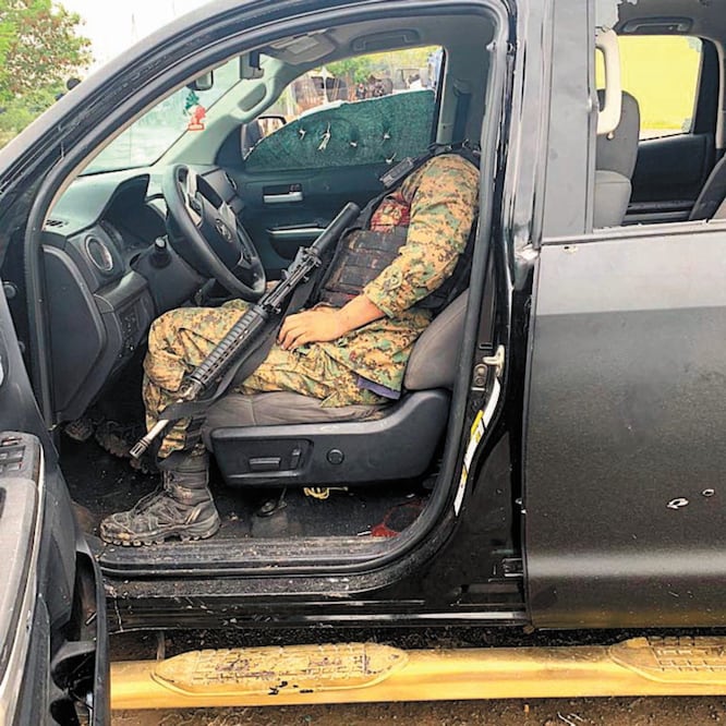 De acuerdo con el Comité de Derechos Humanos de Nuevo Laredo, agentes sacaron a personas de sus casas y las vistieron con ropa tipo militar. ESPECIAL