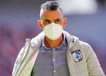 Héctor Altamirano evita hablar del arbitraje tras derrota del Querétaro