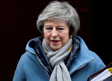 Ordenan a Theresa May presentar plan B sobre salida de la Unión Europea