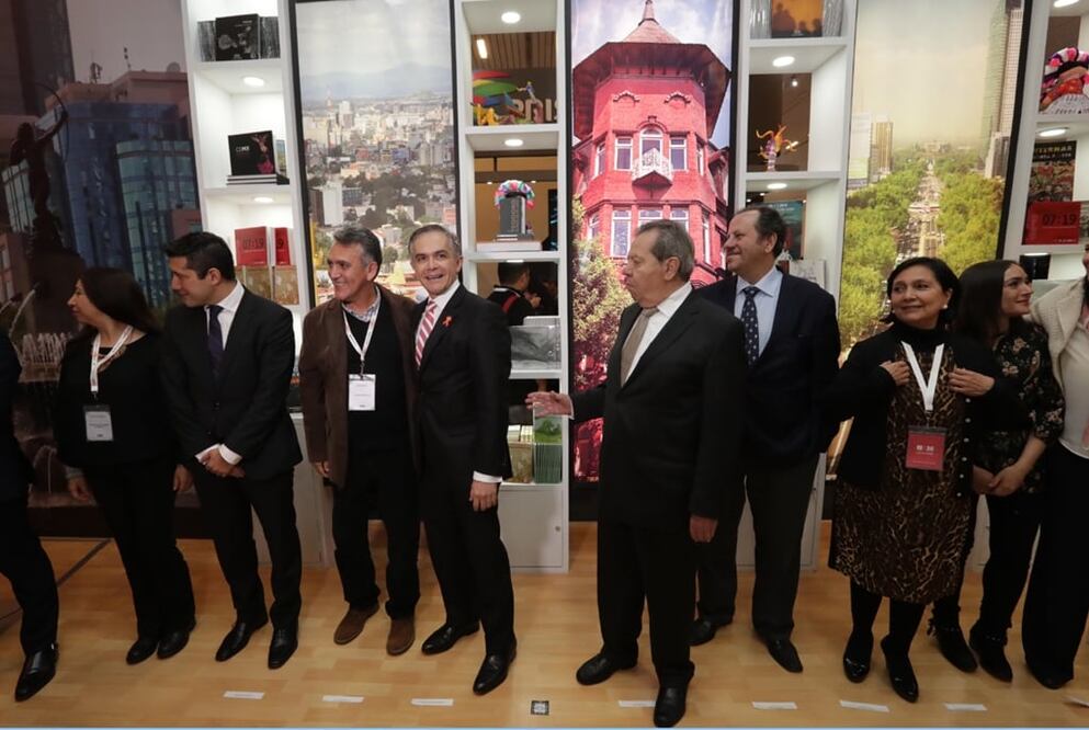Previo a la inauguración de la Feria Internacional del Libro de Guadalajara, el mandatario manifestó sus condolencias al pueblo cubano. Foto: Juan Boites/EL UNIVERSAL 