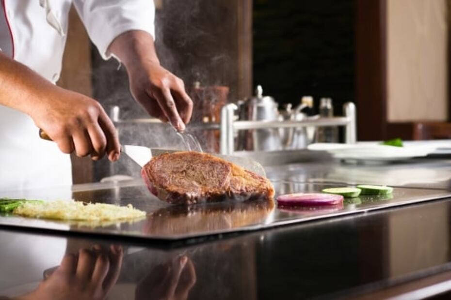 ¿Cuánto cuesta comer en Suntory Del Valle, restaurante japones?