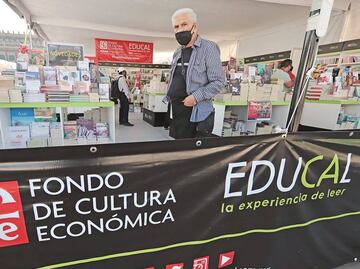 A tres años de gestión en el FCE, Taibo opera en la ilegalidad