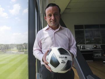 Mikel Arriola, "La Liga MX no se va de la televisión abierta, busca otras audiencias"