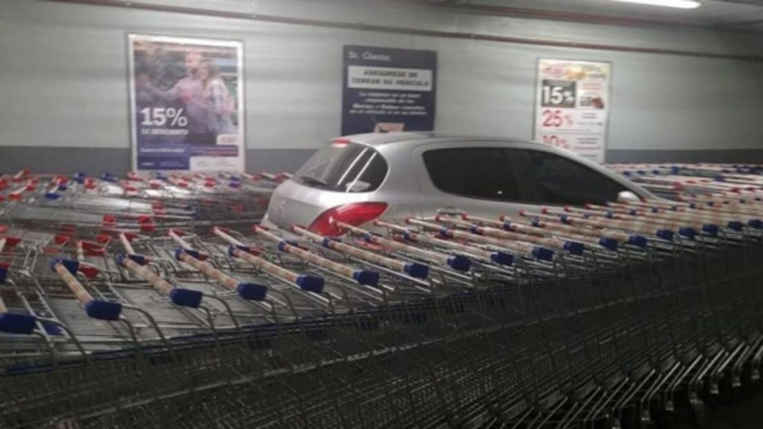 Por venganza, Peugeot termina encerrado por carritos de compras