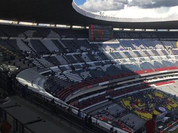 Afición de Cruz Azul abandona a su equipo