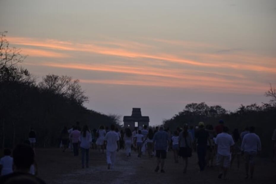 Cómo es el equinoccio de primavera en la zona arqueológica de Dzibilchaltún, Yucatán