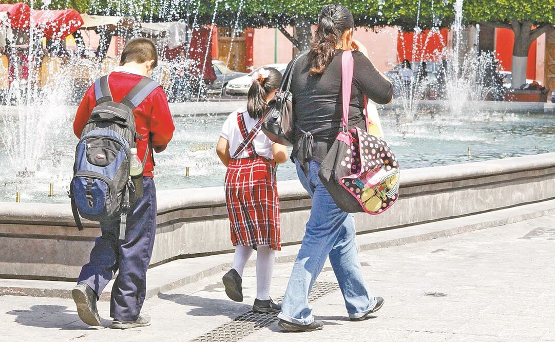 La separación entre menores de su madre o padre deberá consultarse a todas las partes interesadas, incluyendo niños, propone dictamen. Foto: ARCHIVO EL UNIVERSAL