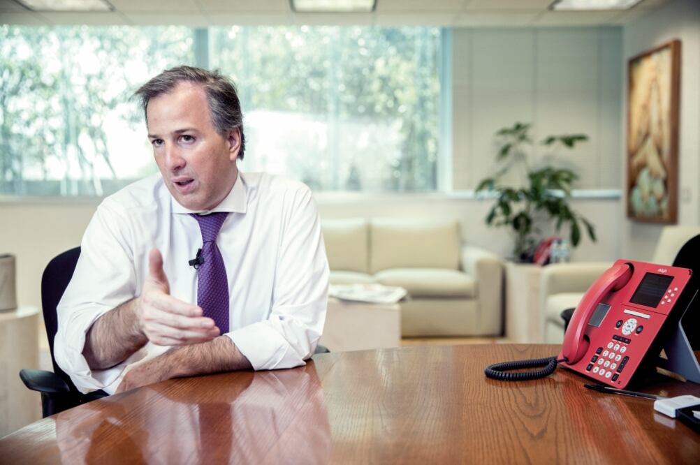 El banco suizo considera que en el PRI ven con más posibilidades de ganar las elecciones presidenciales con José Antonio Meade como candidato. (ARCHIVO EL UNIVERSAL)