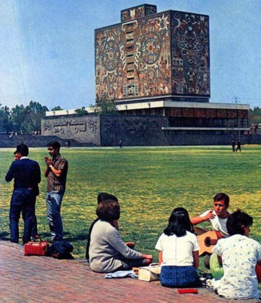 El mural de 4 mil metros cuadrados construido con piedras de todo México