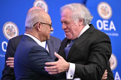 La OEA elige al canciller de Surinam, Albert Ramdin, como su nuevo secretario general