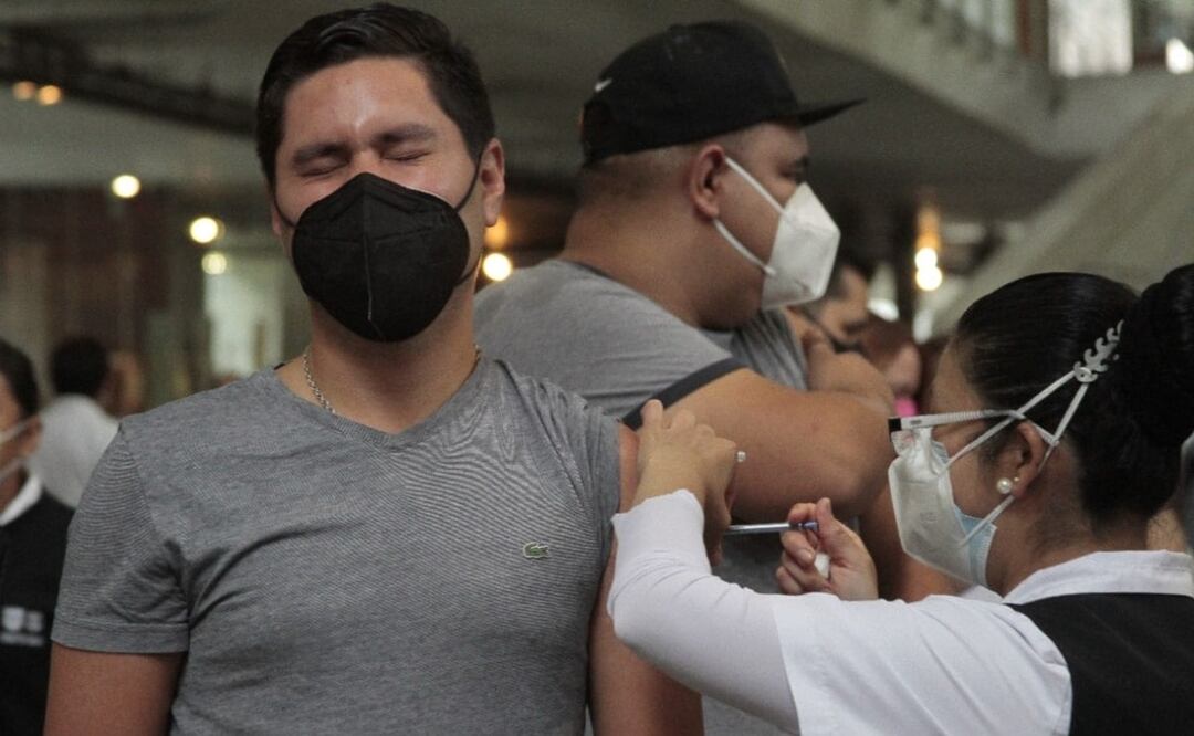 ¡Estuvo rudo! Reacciones y preguntas sobre paracetamol, así les fue a treintañeros tras vacuna anticovid