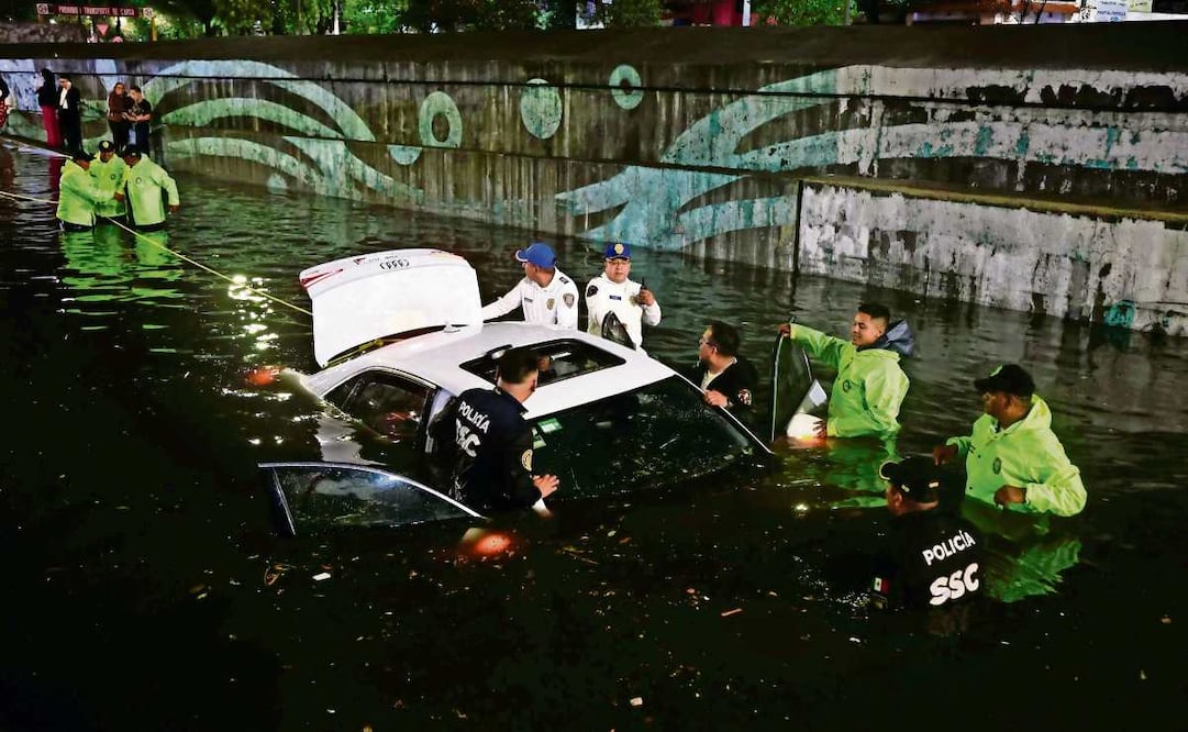 De 2022 a octubre de 2025, 210 vehículos presentaron daños a causa de las inundaciones, por lo que el pago fue de 60 millones 337 mil 59 pesos, reveló la Secretaría de Administración y Finanzas. Foto: Archivo / EL UNIVERSAL