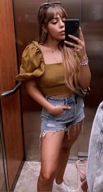Danna Paola nos enseña cómo lucir perfecta en minishorts