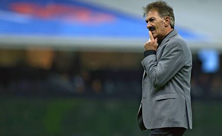 Ricardo La Volpe, un partido de suspensión con América