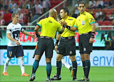 Líder de los árbitros en huelga, dirá adiós al futbol