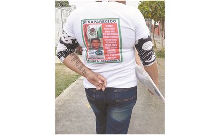 Busca a su hijo desaparecido… pero la discriminan por tener tatuajes