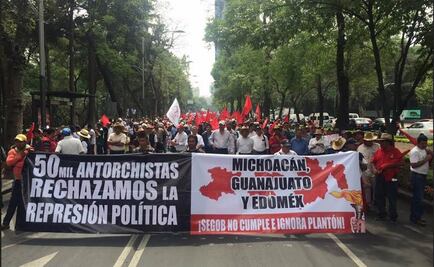 Marchan antorchistas hacia Los Pinos