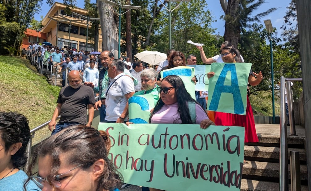 En días pasados, alumnos universitarios también realizaron una manifestación en la Universidad Veracruzana. Foto: Édgar Ávila / EL UNIVERSAL
