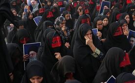 Irán amenaza con una respuesta "más rápida, más intensa y más dolorosa" a los ataques de EU; estrecho de Ormuz será "zona prohibida"