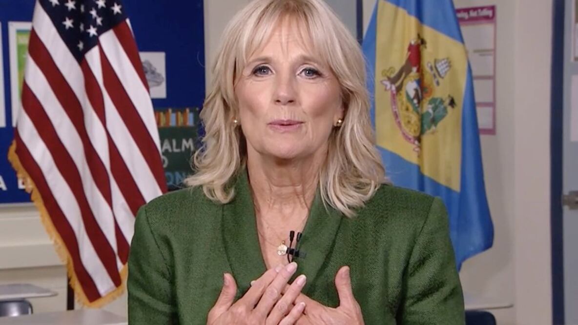 Jill Biden dio su mensaje en la Convención Demócrata desde una de las aulas en las que había enseñado. Foto: EPA 