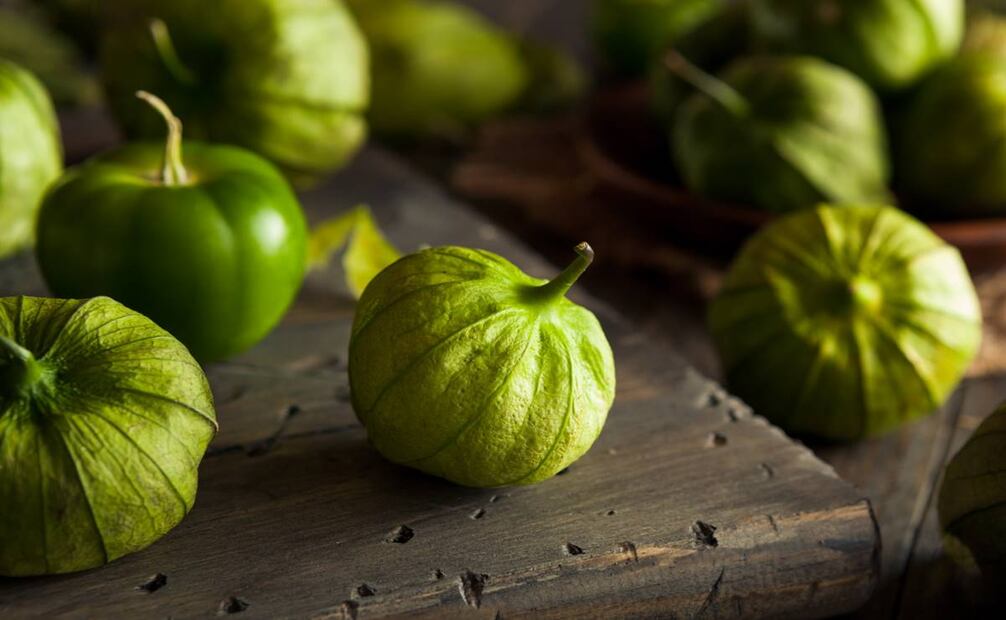 El tomate verde posee múltiples beneficios nutricionales. Foto: Istock