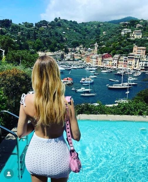 Clara Chía, novia de Piqué, enciende Instagram con vestido ajustado