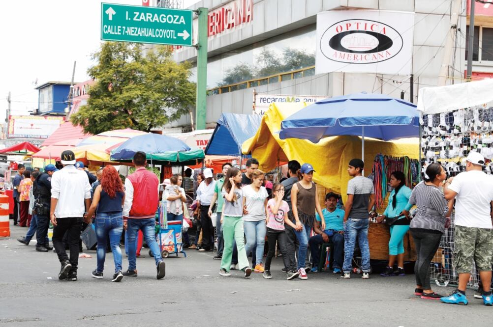 Los vendedores no podrán expender bebidas alcohólicas, animales, materiales explosivos e inflamables, medicamentos y material de curación (IRVIN OLIVARES. EL UNIVERSAL)