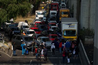 Manifestantes generan caos vial en la México-Cuernavaca ante puente vacacional