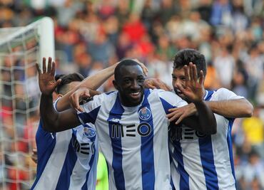 Porto vence y se acerca al título en Portugal