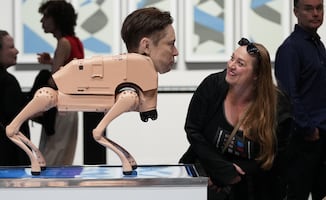 Art Basel Miami Beach exhibe robots inspirados en Musk, Bezos y Zuckerberg