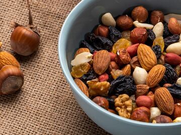 El fruto seco poco consumido que ayuda en la producción de enzimas y hormonas