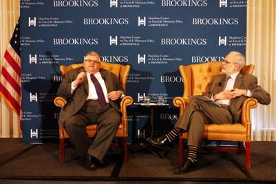 El peso mexicano, “bastante subvaluado”: Carstens