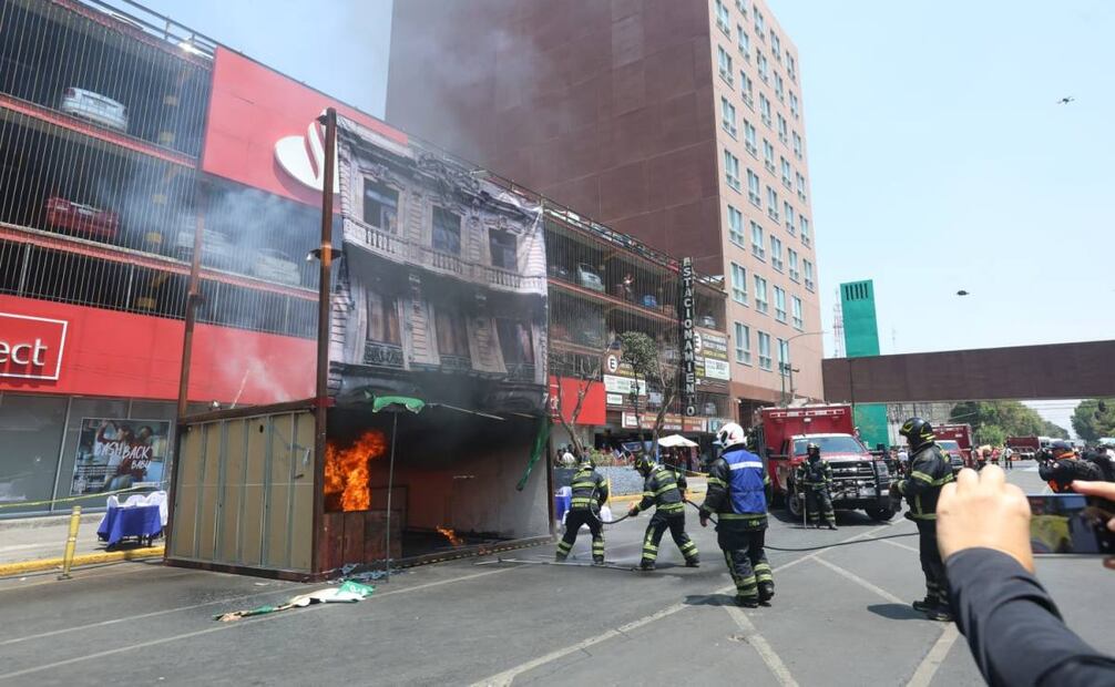 Bomberos atienden situaciones que se pueden presentar durante un sismo real (29/04/2025). Foto: Especial
