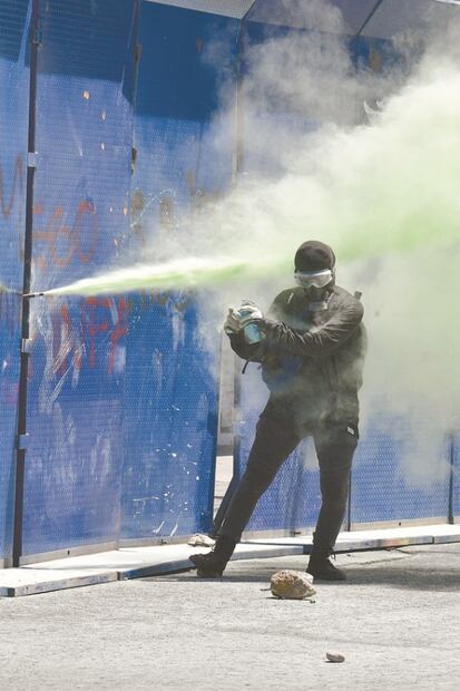 Protesta acaba en vandalismo y gresca