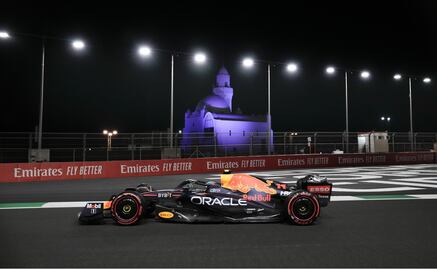 Checo Pérez, cuarto en los libres del GP de Arabia Saudita; Leclerc volvió a dominar 