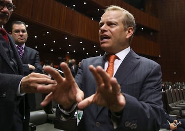 Escobar convoca a organizaciones sociales a resolver diferencias