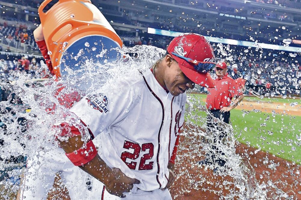El cañonero dominicano se destapó con un vuelacercas de tres carreras ante los Padres (BRAD MILLS. USA TODAY SPORTS)